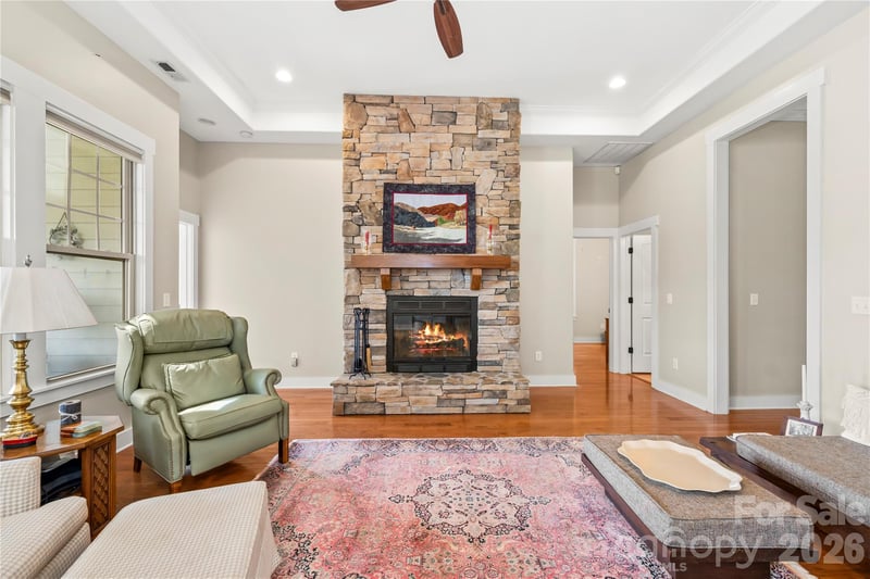 27 Dreambird Dr, Leicester, NC 28748