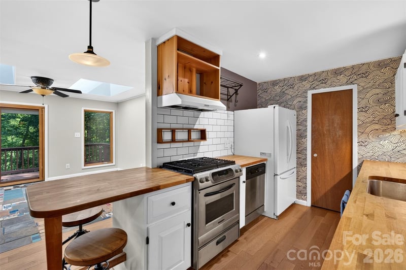 9 Good Neighbor Rg, Weaverville, NC 28787
