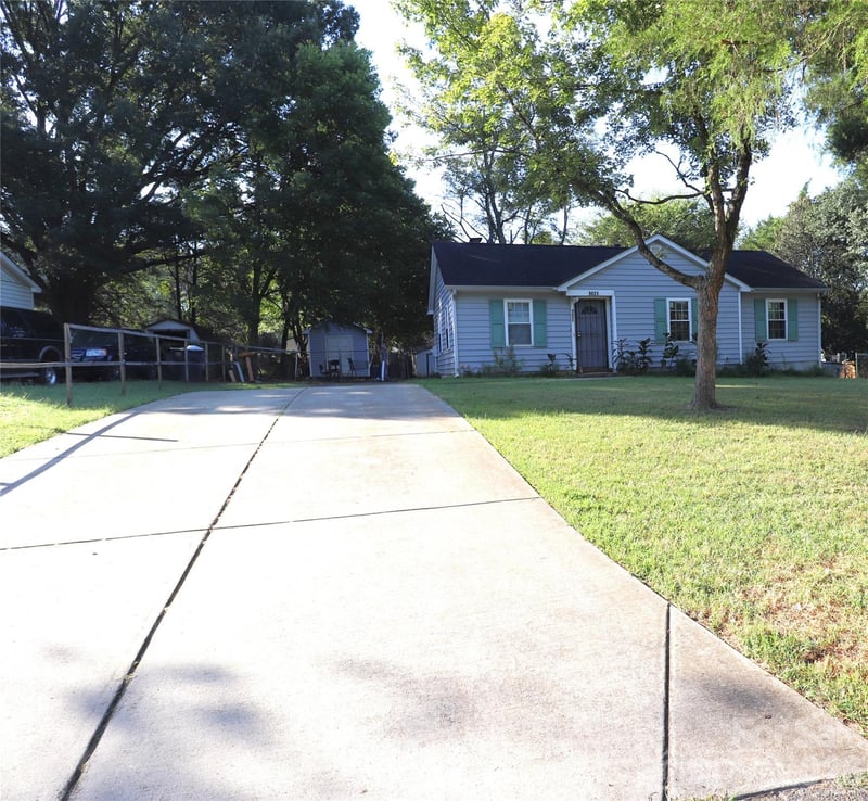 9821 Garth Wood Rd, Charlotte, NC 28273