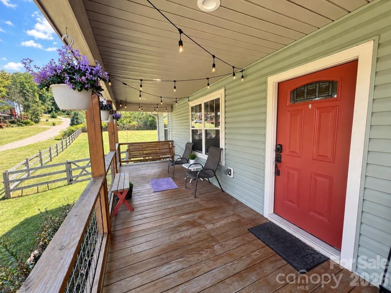 311 Herron Point Ln, Weaverville, NC 28787