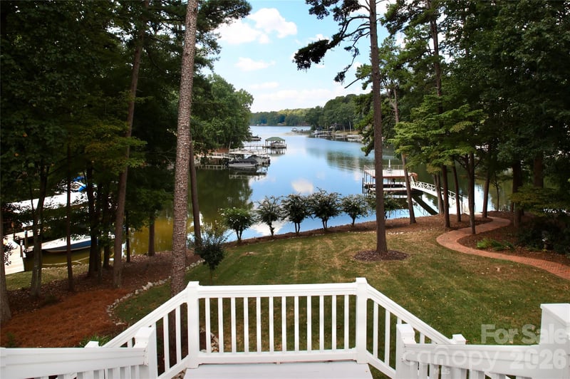 140 Holt Ln, Mooresville, NC 28117
