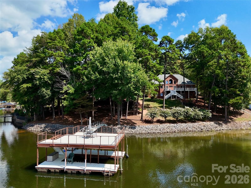 140 Holt Ln, Mooresville, NC 28117