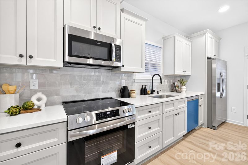 3624 Glenwood Dr, Charlotte, NC 28208