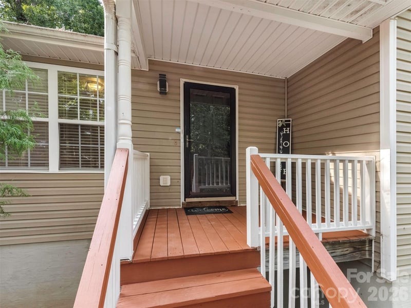 6238 King George Dr, Charlotte, NC 28213