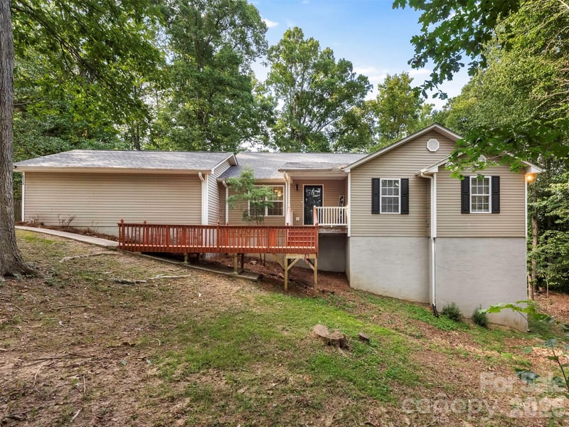 6238 King George Dr, Charlotte, NC 28213