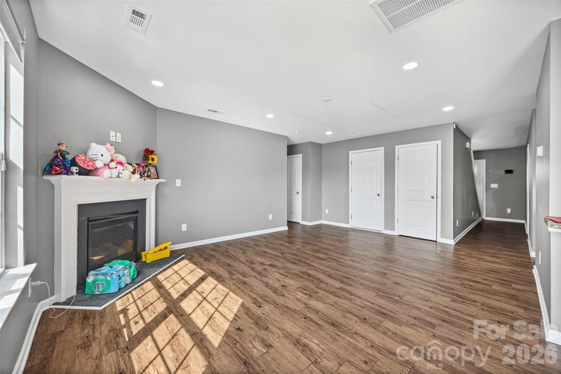 7407 Niccoline Ln, Charlotte, NC 28214