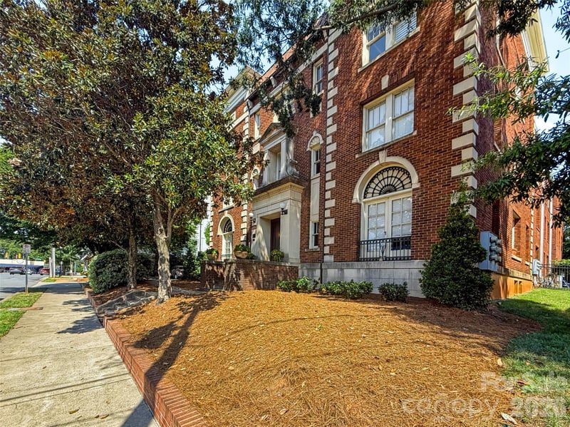 712 Louise Ave #203, Charlotte, NC 28204