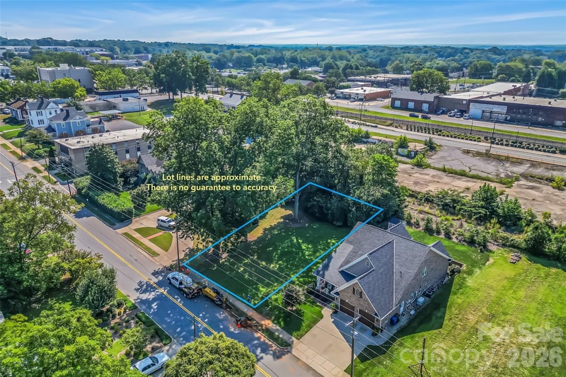 521 1st Ave NW, Hickory, NC 28601