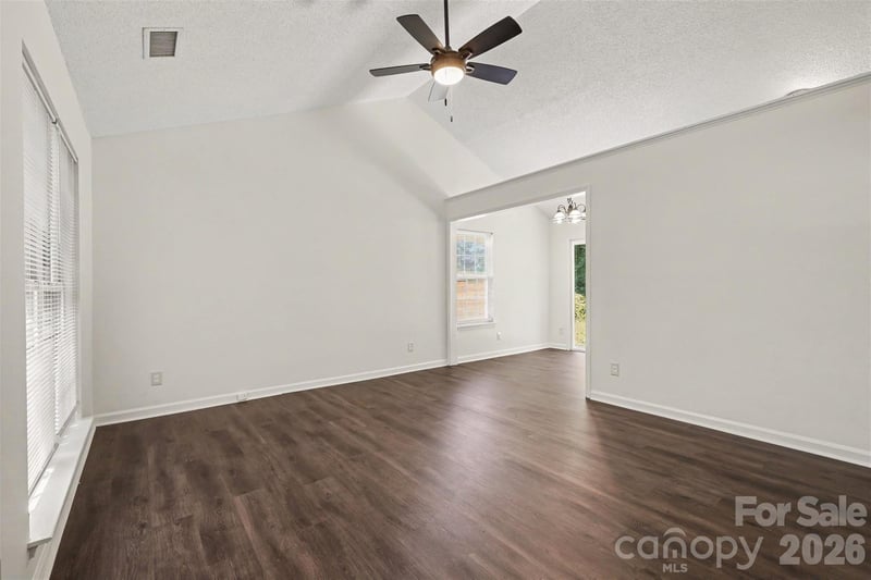 5718 Kirkdale Ct, Charlotte, NC 28208