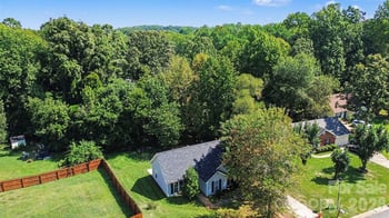 5718 Kirkdale Ct, Charlotte, NC 28208
