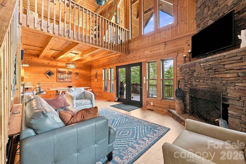 132 Falls View Trl, Lake Lure, NC 28746