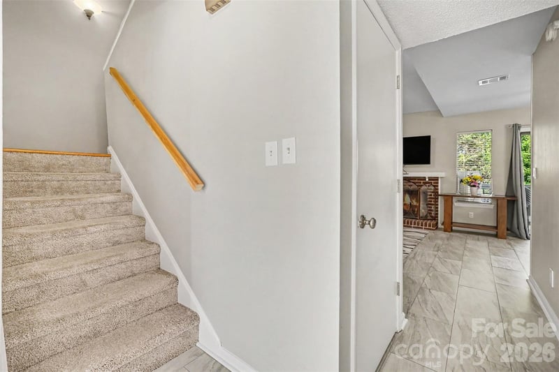 6612 Point Comfort Ln, Charlotte, NC 28226