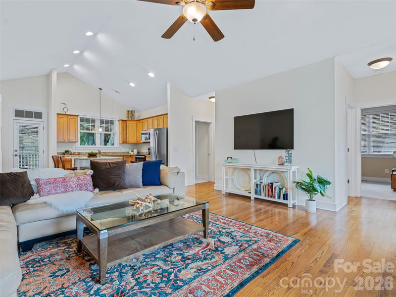 1 Craftsman Cir, Asheville, NC 28805