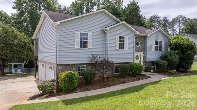 2103 Samanthas Wells Ln, Newton, NC 28658
