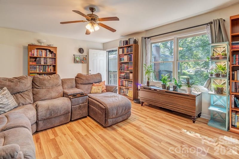 120 Eastwood Ave, Swannanoa, NC 28778