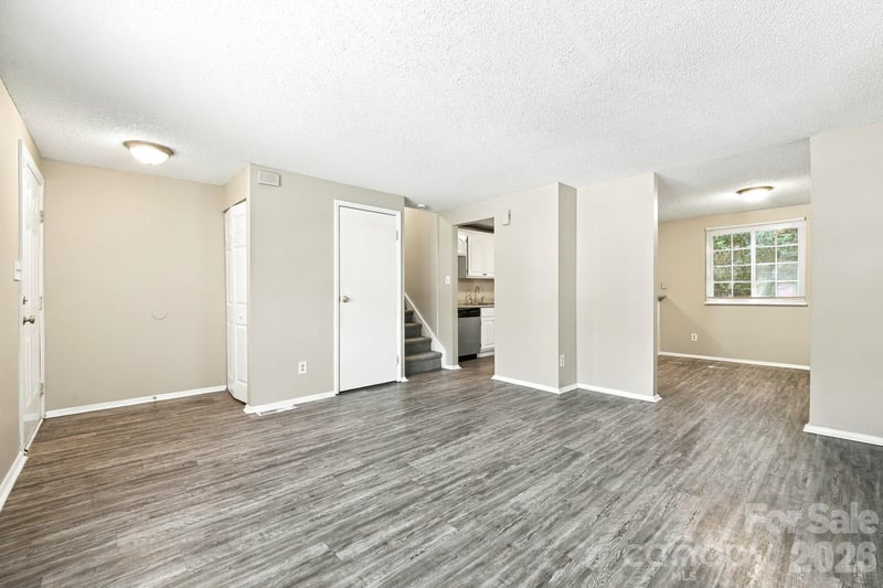 6713 Rocklake Dr, Charlotte, NC 28214