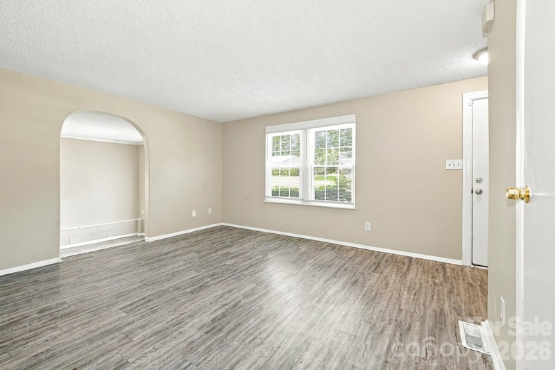 6713 Rocklake Dr, Charlotte, NC 28214