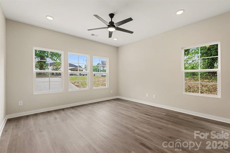 112 E Hilltop Dr, Gastonia, NC 28054