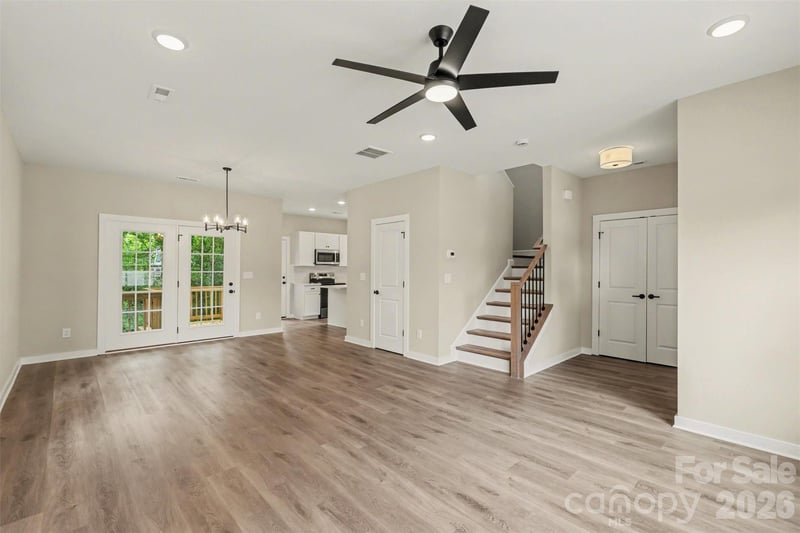 112 E Hilltop Dr, Gastonia, NC 28054