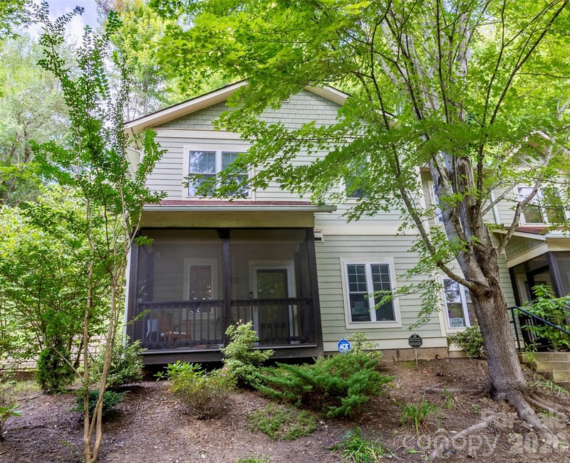 72 Owens Bell Ln, Asheville, NC 28801