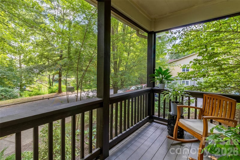 72 Owens Bell Ln, Asheville, NC 28801