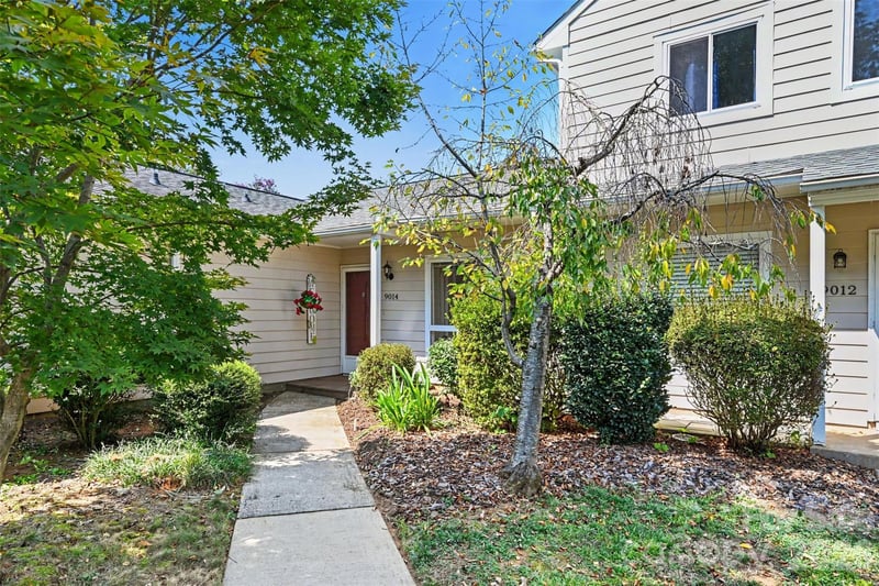 9014 Mcalpine Cove Ct, Charlotte, NC 28270