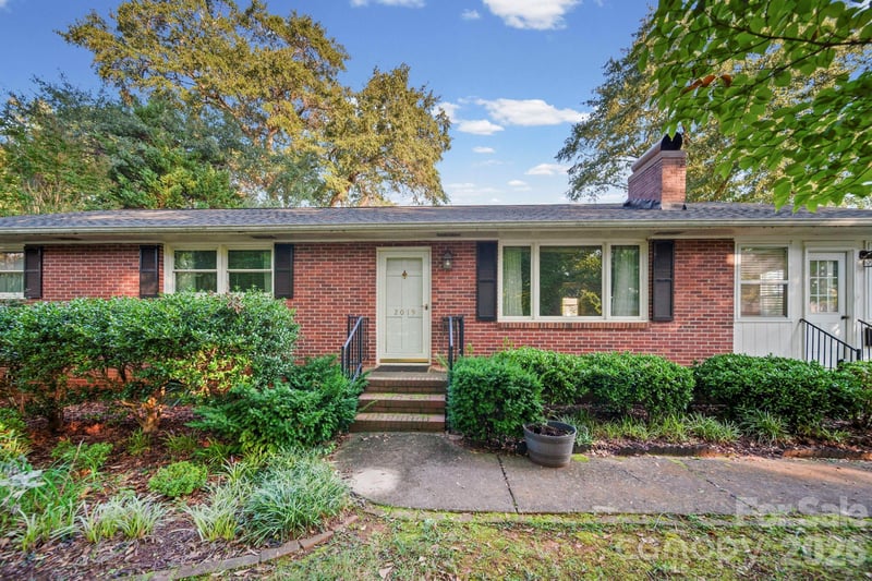 2019 Carol Dr, Gastonia, NC 28054