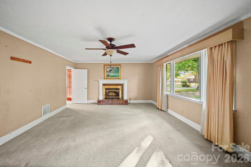 2019 Carol Dr, Gastonia, NC 28054
