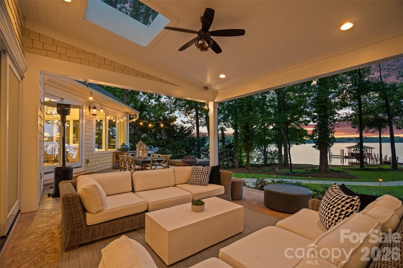 16109 N Point Rd, Huntersville, NC 28078