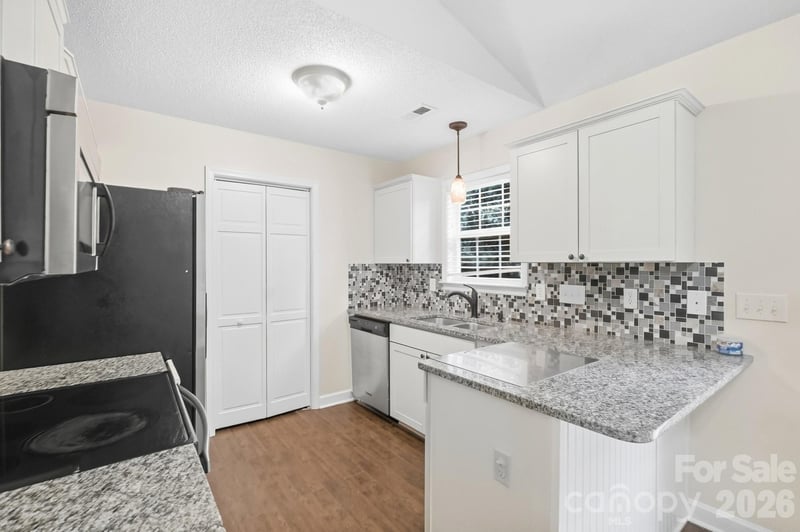 5075 Drake Pond Ln, Rock Hill, SC 29732