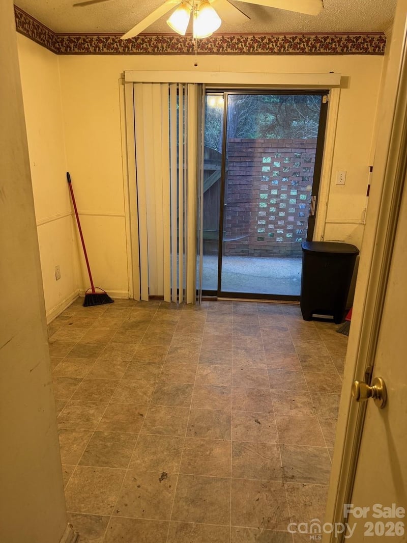 220 14th Ave SE #2-D, Hickory, NC 28602