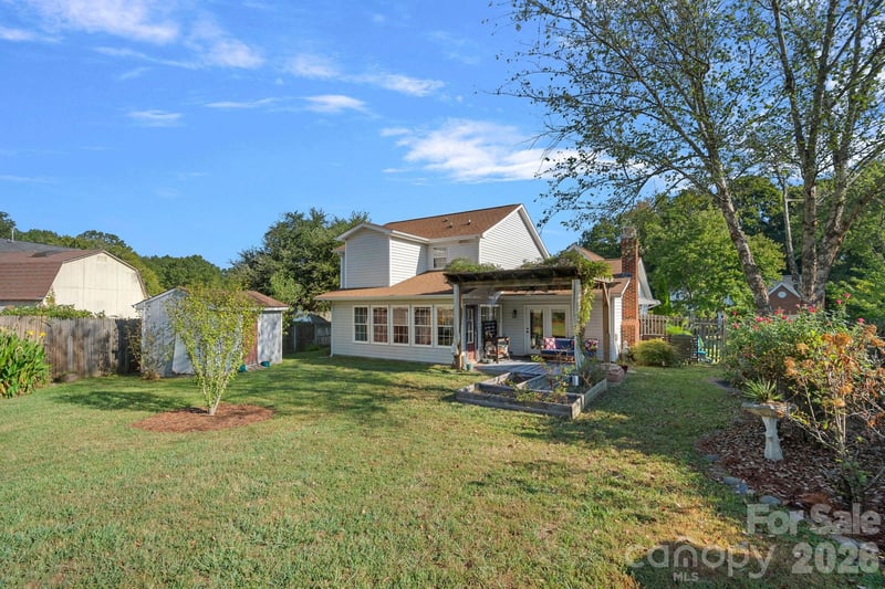 10327 Shady Rest Ln, Charlotte, NC 28214