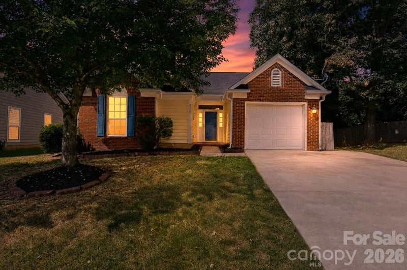 9210 Rotherham Ln, Charlotte, NC 28216