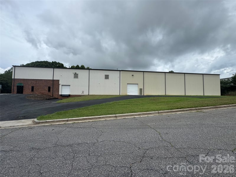 645 11th Avenue Blvd SE, Hickory, NC 28602