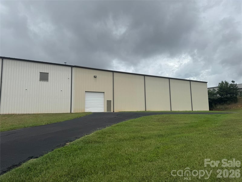 645 11th Avenue Blvd SE, Hickory, NC 28602