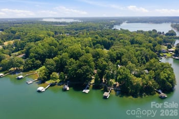 4036 Rhynland Dr, Sherrills Ford, NC 28673