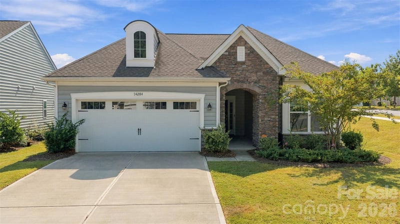 14204 Southbridge Forest Dr, Charlotte, NC 28273