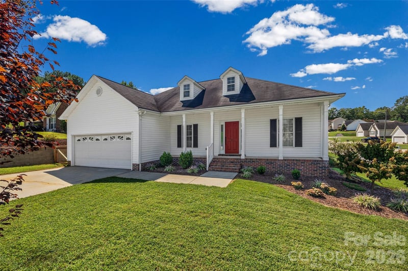 701 Peregrine Ct, Gastonia, NC 28056