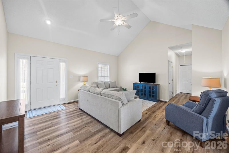 701 Peregrine Ct, Gastonia, NC 28056