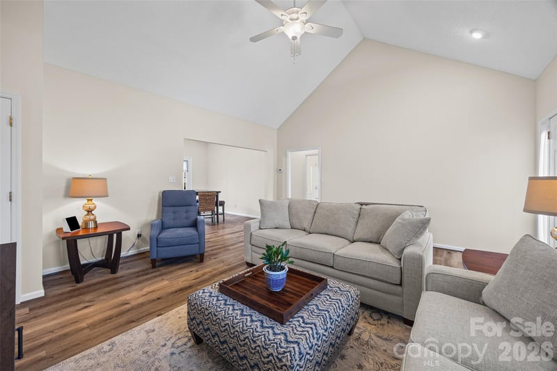 701 Peregrine Ct, Gastonia, NC 28056