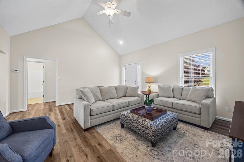 701 Peregrine Ct, Gastonia, NC 28056