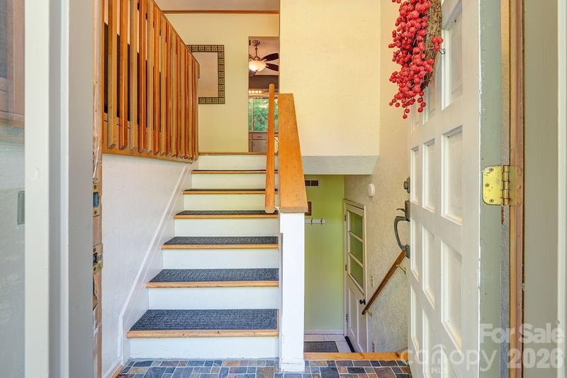 5 Brook Ter, Asheville, NC 28805