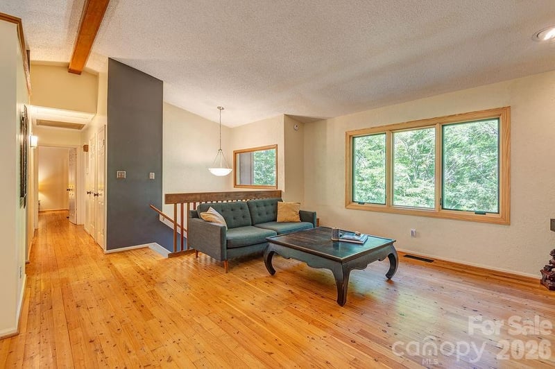 5 Brook Ter, Asheville, NC 28805