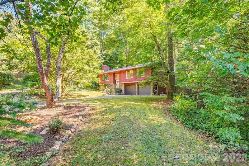 5 Brook Ter, Asheville, NC 28805
