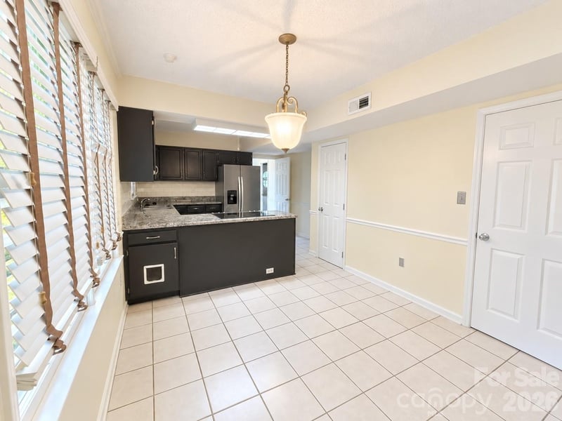1425 Longbrook Dr, Charlotte, NC 28270