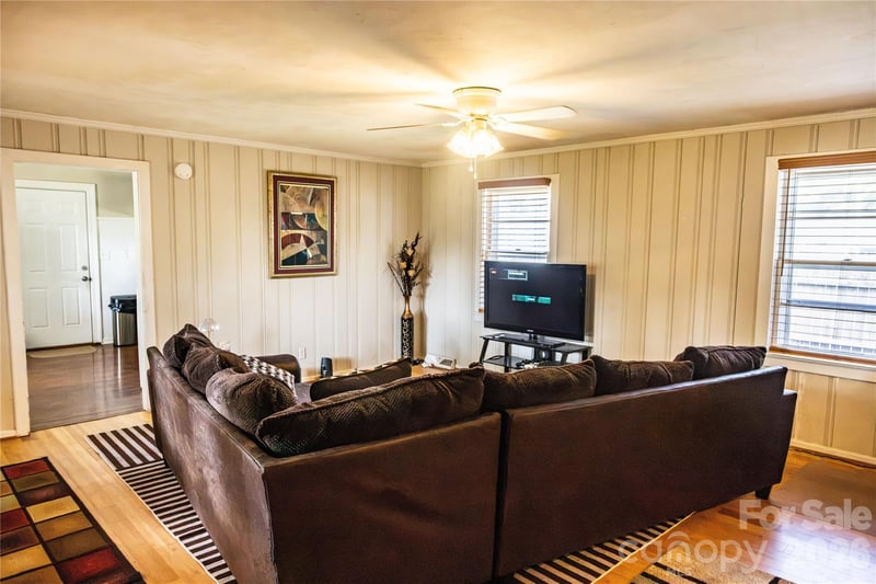 3828 Plainview Rd, Charlotte, NC 28208
