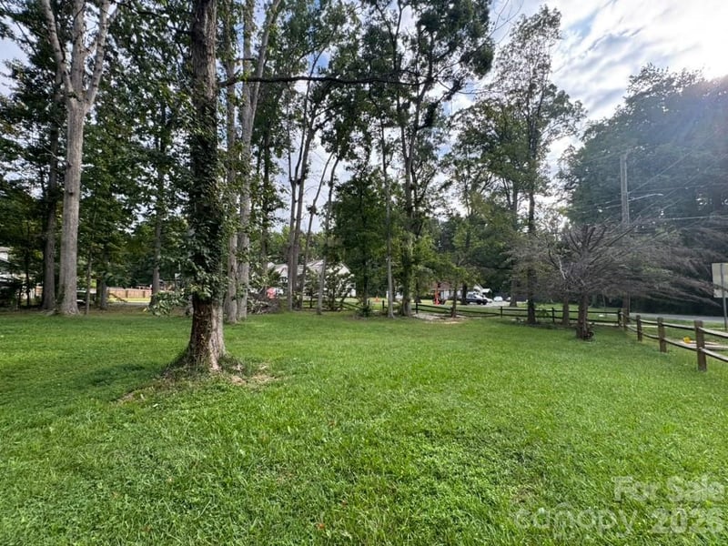 01 Milhaven Ln, Charlotte, NC 28269