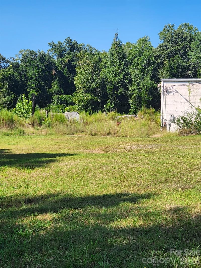 2015 24th St NE, Hickory, NC 28601
