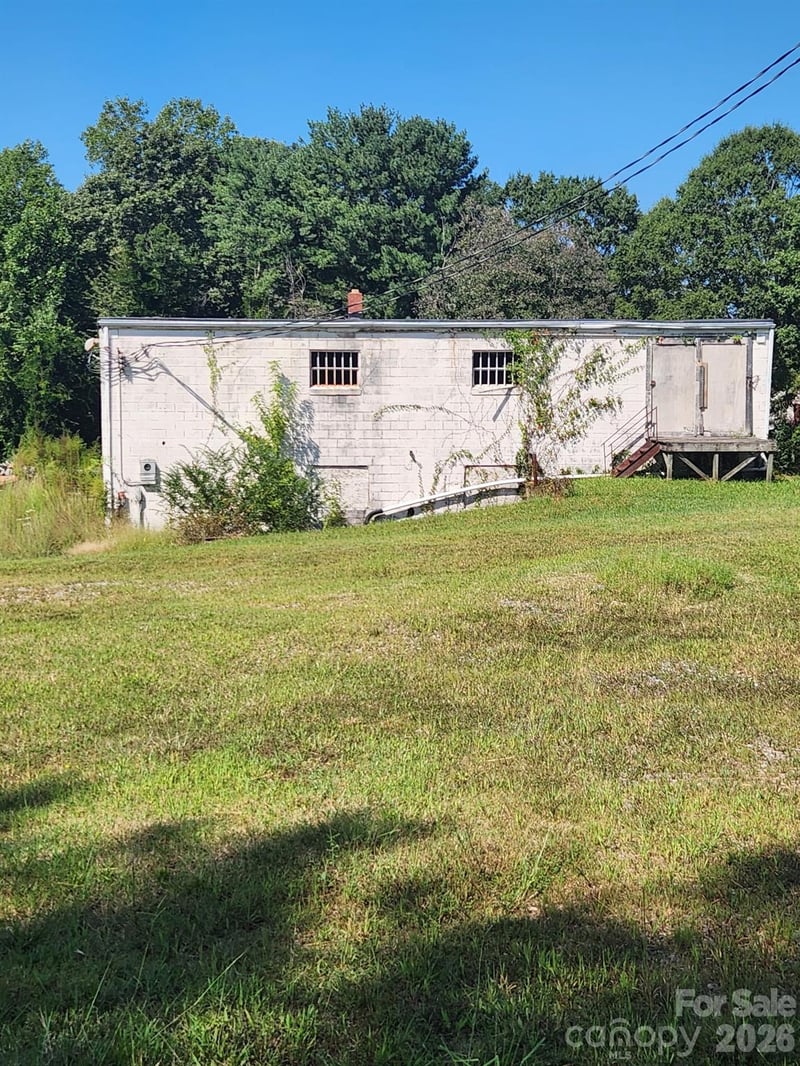 2015 24th St NE, Hickory, NC 28601