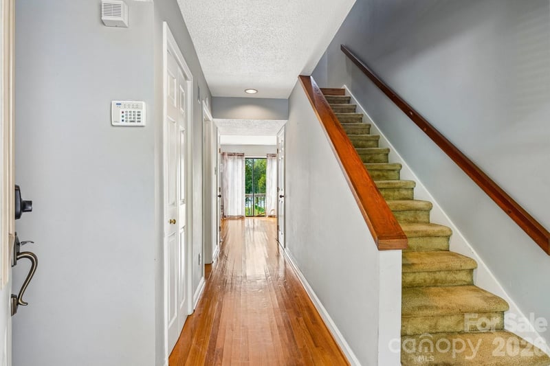 5182 Corbin Ln, Hickory, NC 28601